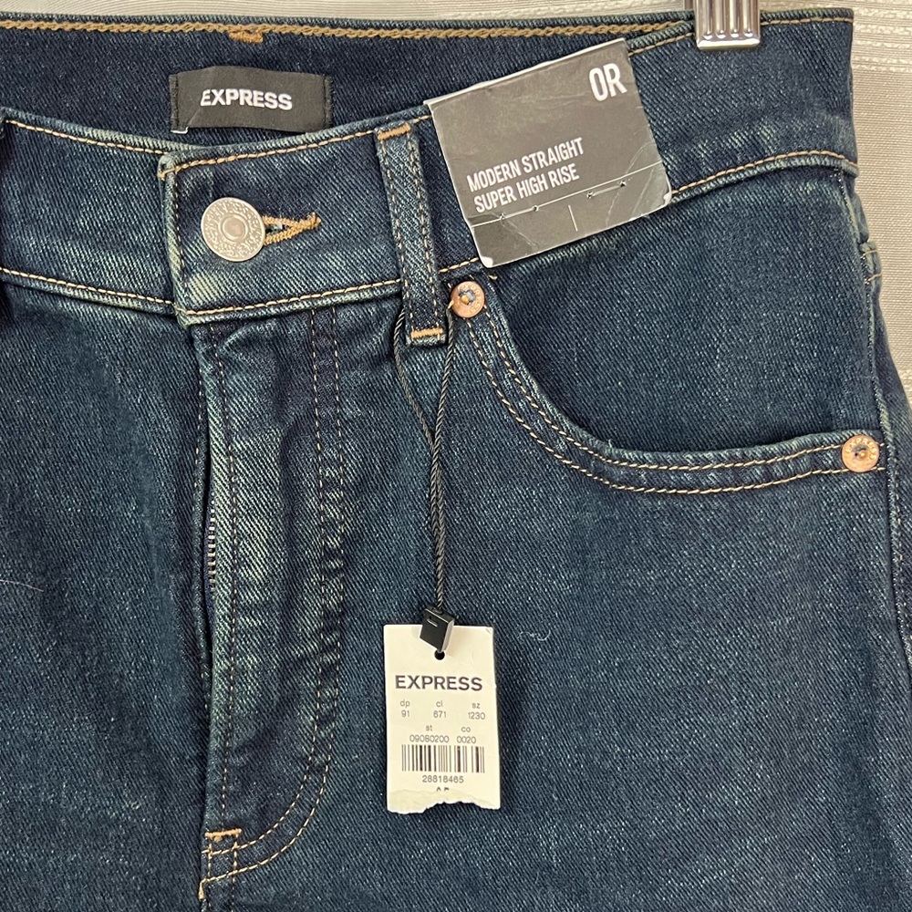 NWT Express Modern Straight Super High Rise Jeans - Picture 4 of 4